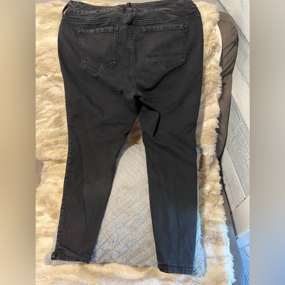Torrid jeans size 16 short black wash jeans